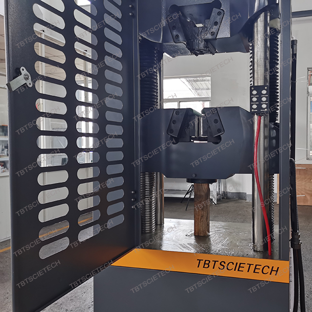 Hydraulic Universal Testing Machine with PC and Servo Control 
