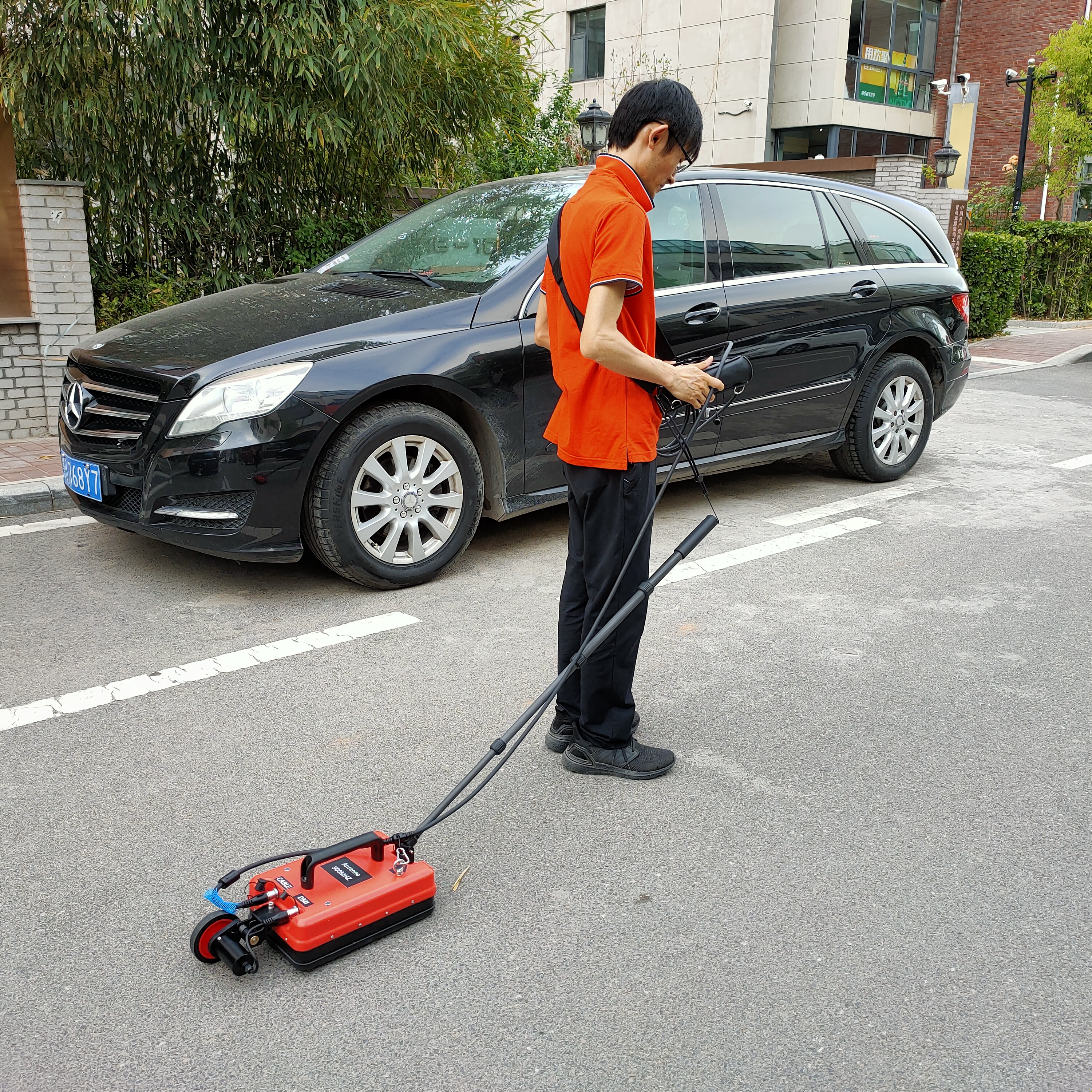 TBT SCIETECH ground penetrating radar/GPR for detection highway, tunnel construction, bridge, military and archaeology